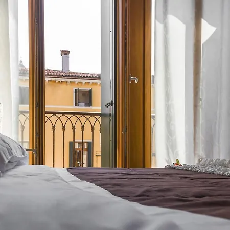 Accademia Charm By Wonderful Italy * Venise
