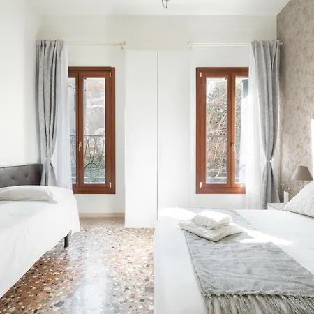 Accademia Charm By Wonderful Italy شقة البندقية